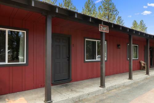Hotel Lake Almanor Lodge