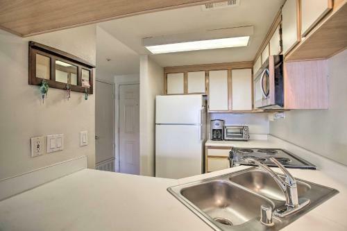 Apartamento Cute Condo Half-mi To Downtown Cathedral City