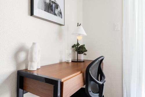 Gorgeous 2 Bedroom, King Bed, Central Sacramento