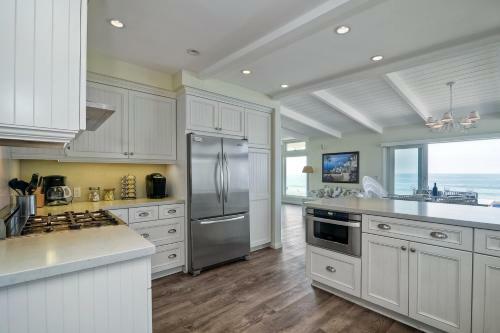 Oceanfront Villa With Private Beach Access, Remodeled Kitchen