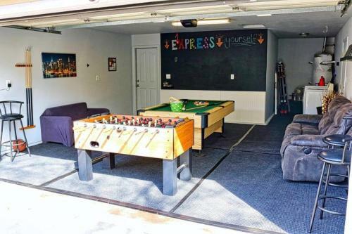 Minutes To Dt, Trendy Game Room, Sleeps 10