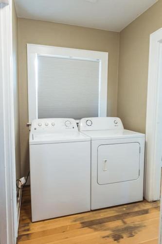 3 Bedroom Charmer 5 Minutes From Central Downtown