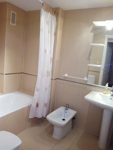 Apartmento Playa Almarda. Piscina&parking