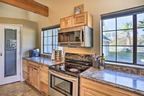Updated Cottonwood Home With Patio And Fire Pit!