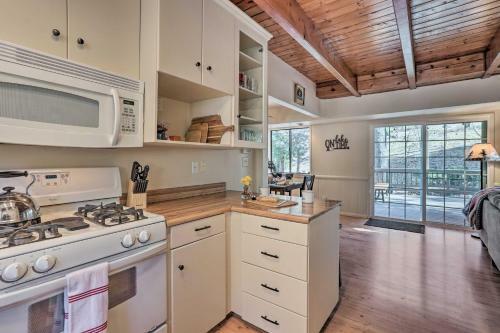 Rustic Home With Deck About 2 Mi To Lake Arrowhead!