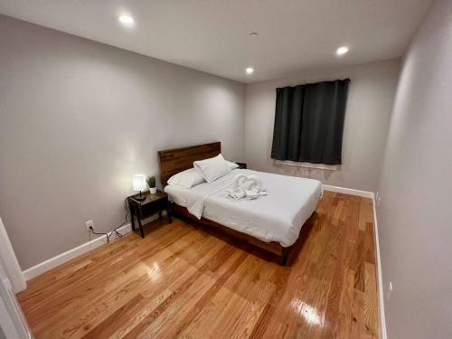 Newly Built Luxury Home 1 Mile From Sf