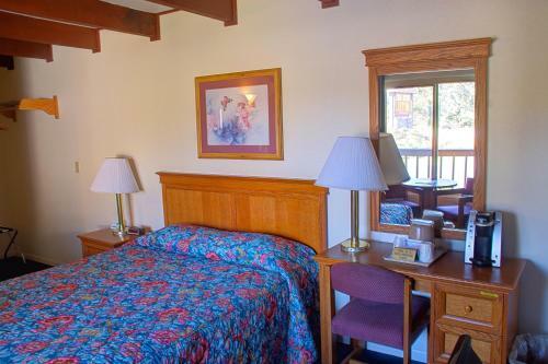 Crescent Beach Motel