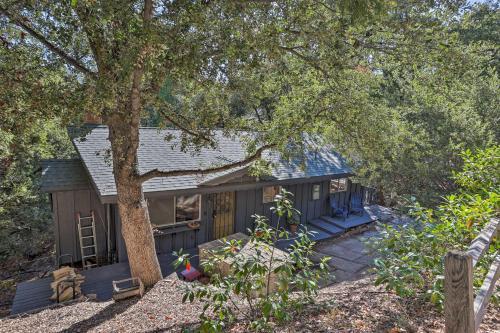 Modern And Unique Cabin With Deck On Lake Gregory!