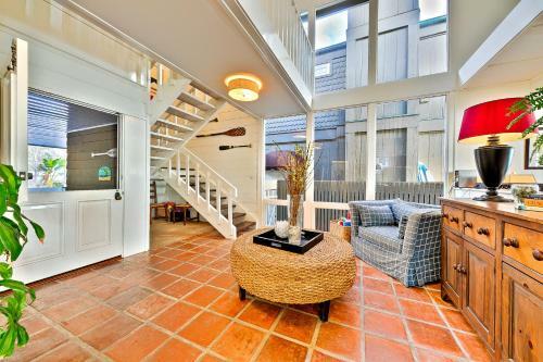 Cape Cod House In Capo Beach