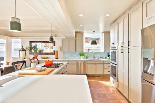 Cape Cod House In Capo Beach