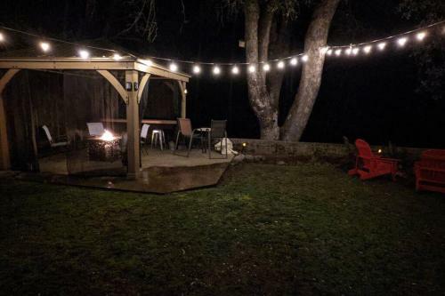 River Oak Retreat - Upper Sacramento Riverfront!