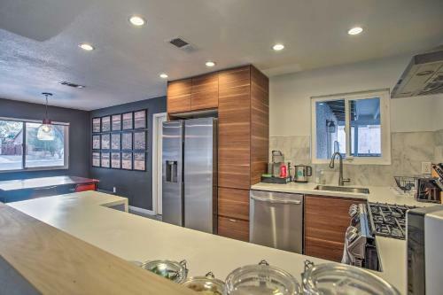 Chic Desert Hot Springs Oasis With Game Room!