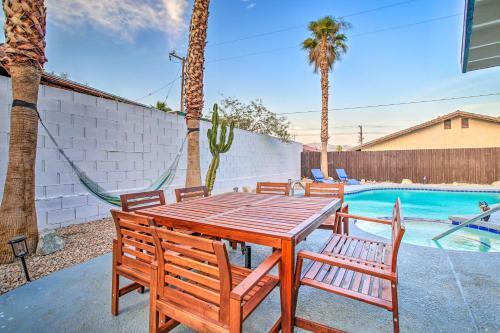 Chic Desert Hot Springs Oasis With Game Room!
