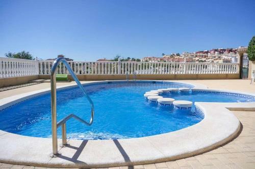 Spacious 2 Bed Ground Floor Apartment With Beautiful Communal Pool