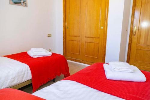 Spacious 2 Bed Ground Floor Apartment With Beautiful Communal Pool