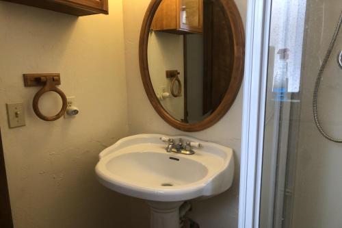 Grout Bay Getaway