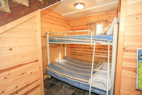 Fawnskin Lakeside Cabin