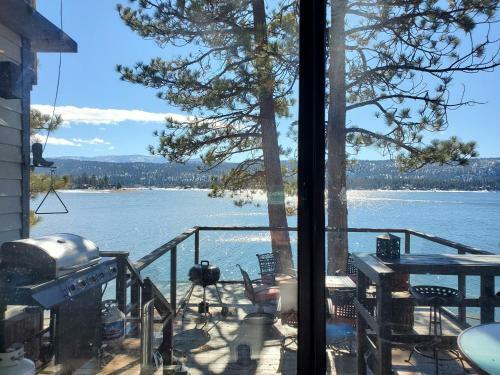 The Point! Spectacular Lake Views 5 Suites!