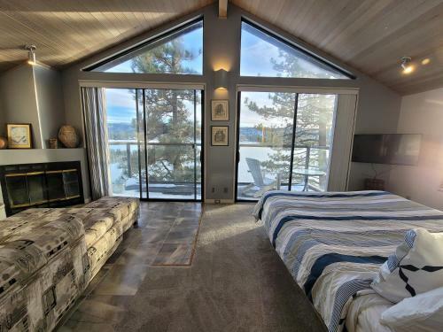 The Point! Spectacular Lake Views 5 Suites!