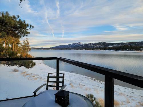 The Point! Spectacular Lake Views 5 Suites!