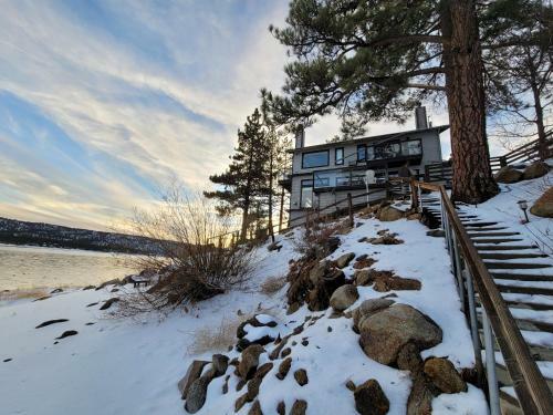 The Point! Spectacular Lake Views 5 Suites!