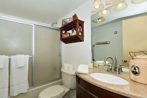 The Point! Spectacular Lake Views 5 Suites!