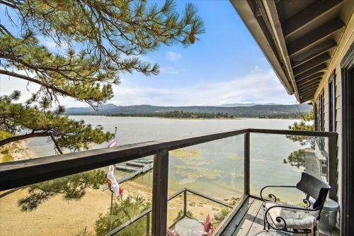 The Point! Spectacular Lake Views 5 Suites!