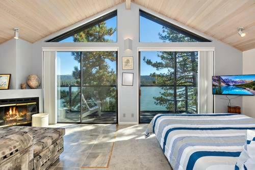 The Point! Spectacular Lake Views 5 Suites!
