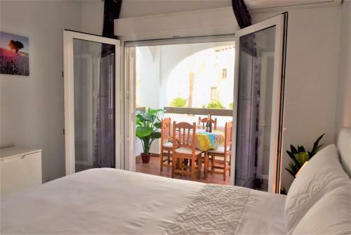 Fabulous 2 Bed 2 Bath Apartment !
