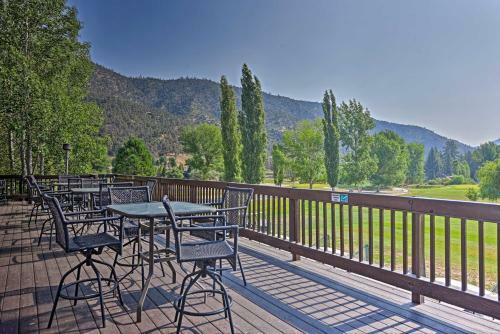 Luxe Escape With Decks, Mtn Views, Game Room!