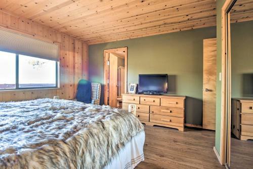 Rustic Pine Mtn Club Cabin With Beautiful View!