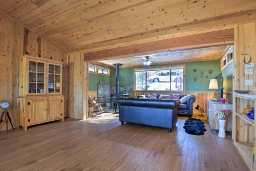 Rustic Pine Mtn Club Cabin With Beautiful View!