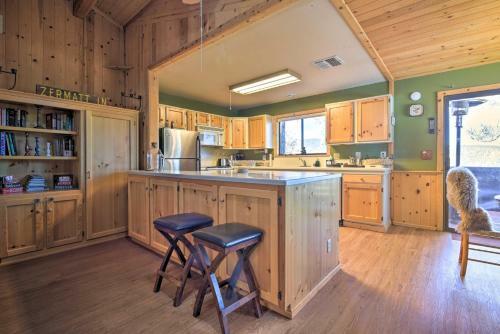 Rustic Pine Mtn Club Cabin With Beautiful View!