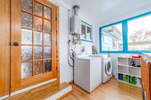 Mystical Dreamhouse & Mermaid's Den