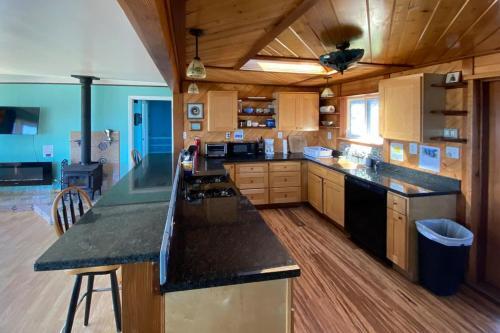 Mystical Dreamhouse & Mermaid's Den