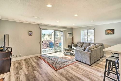 Apartamento Bright Fullerton Condo About 5 Mi To Disneyland!