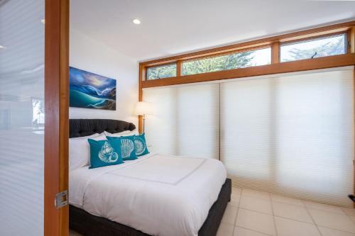 Luxury Beachfront Penthouse Walk To The Beach Restaurants Entertainment
