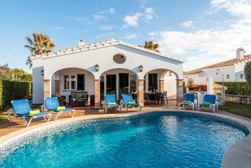 Villa Menorca Fucsia