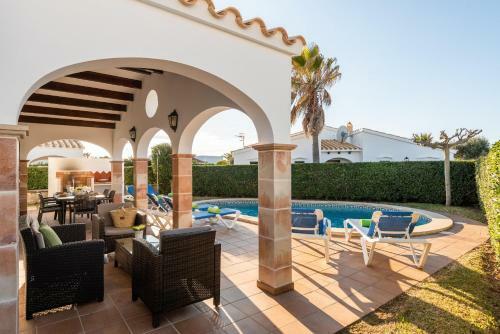 Villa Menorca Fucsia