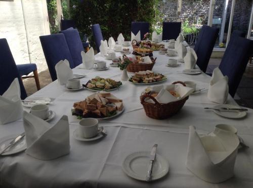 Posada The Crown House Hotel