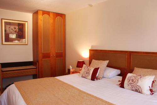 Posada The Crown House Hotel