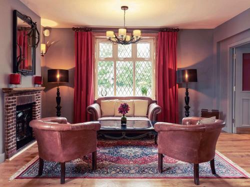 The Lambert Arms - A Bespoke Hotel