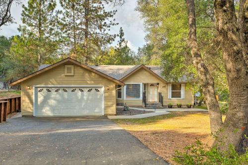Groveland Gem With Deck, Game Room And Much More!