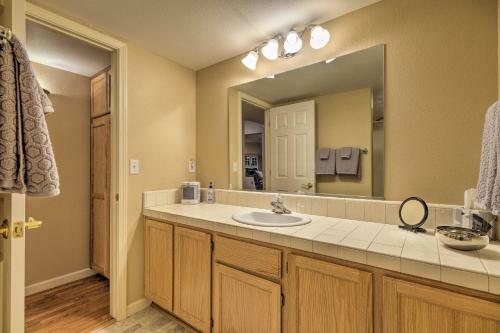 Apartamento Convenient Apt With Fire Pit About Half-mi To Lake!