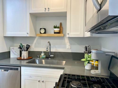 Apartamento Steps To The Beach, Pacific City And Main Street - Studio