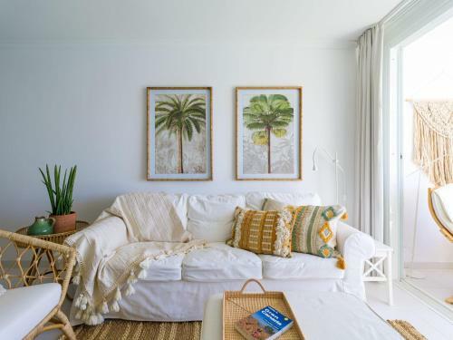 Seaside Apt With Sunset Views And Fast Wifi