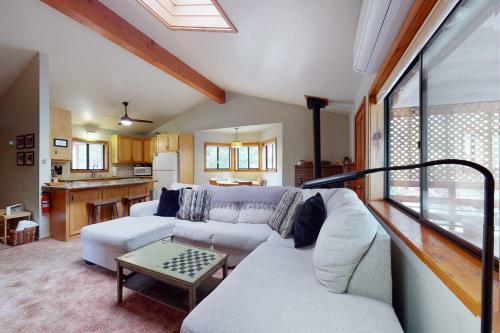 Tahquitz View Chalet