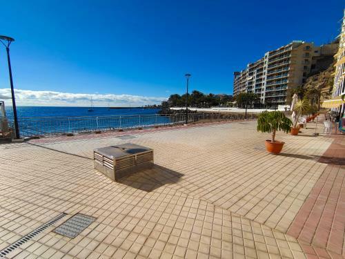 Fantastic Apartment On The Sea, With Direct Access To The Beach
