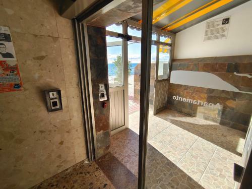 Fantastic Apartment On The Sea, With Direct Access To The Beach