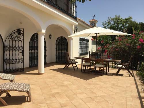 Beautiful Villa Montebello In Benajarafe With Private Salt Pool